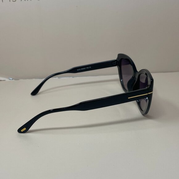 Minue | Aretha Sunglasses in Black - Picture 2 of 8